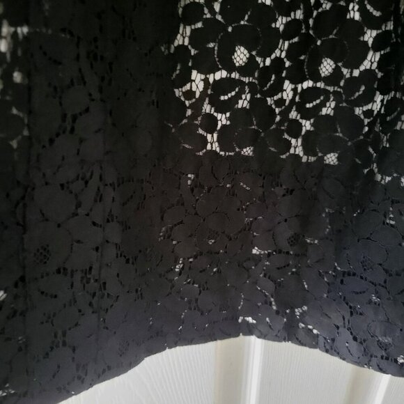 Talbots Women's Black Lace Overlay Skirt  Floral Pattern  Size 12 - Picture 5 of 10